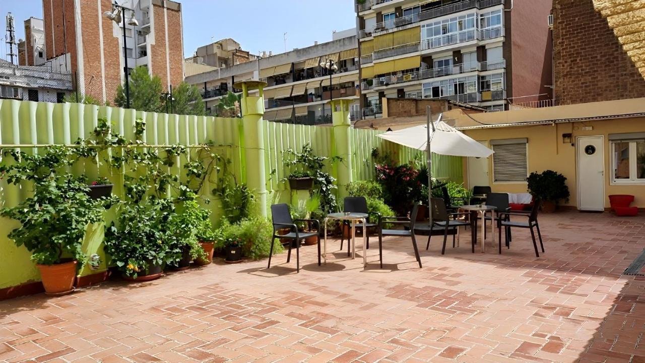 Paraiso Hostel Барселона Экстерьер фото